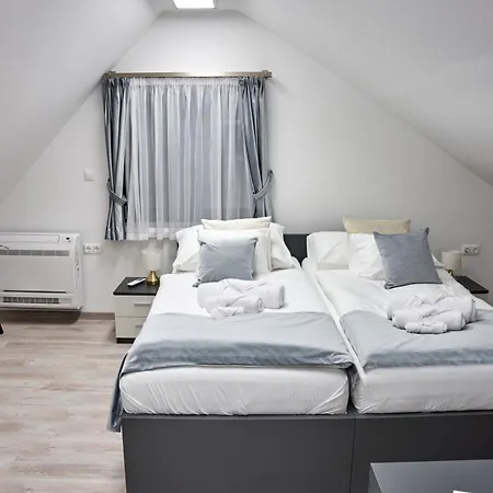 Beke 10 Apartmanhaz *