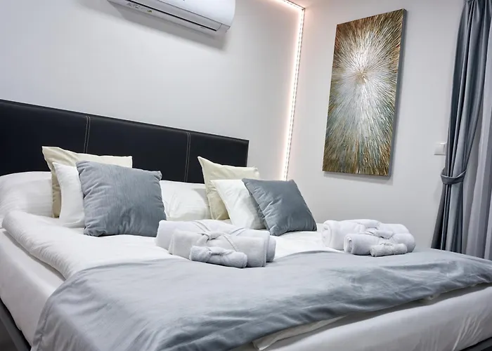 Beke 10 Apartmanhaz * Villány