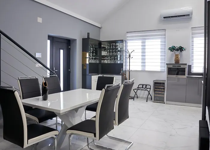 Beke 10 Apartmanhaz *